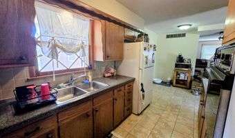 6114 Edinburg St, Bel Aire, KS 67220