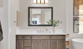 17066 Takipi Rd, Apple Valley, CA 92307