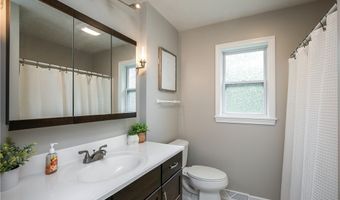 472 Columbine Ave, Akron, OH 44312
