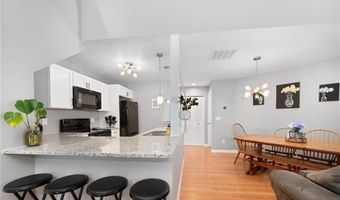 933 Williamsburg Cir, Warwick, RI 02886
