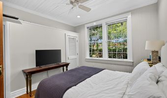 241 Washington St, Bay St. Louis, MS 39520