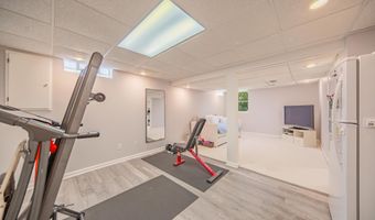 3085 N Foxridge Ct, Ann Arbor, MI 48105