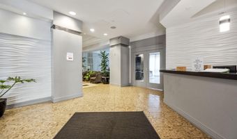 880 N POLLARD St N 923, Arlington, VA 22203