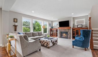 405 Riverside Cir, Anoka, MN 55303