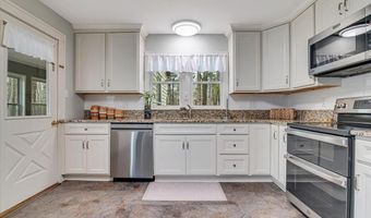 253 Thomas Rd, Blakeslee, PA 18610