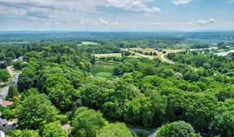 24 Bennington Ct, Burlington, VT 05408