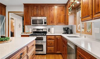 601 24th St NW, Austin, MN 55912