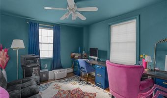 4 Halsey Ave, Middletown, RI 02842