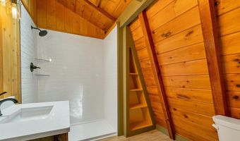 230 Big Barndoor Is, Alton, NH 03810