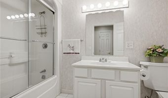 7 Foxwood Dr, Lincoln, RI 02865
