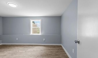 132 Maple Ave, Middletown, RI 02842