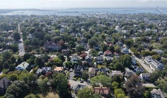 55 Hunter Ave, Newport, RI 02840