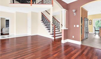 75 Wood St, Bristol, RI 02809