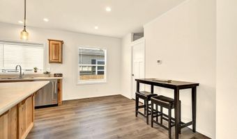 490 Moffit Ln, Springfield, OR 97477