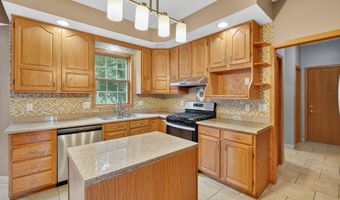 2400 Ridgetop Cir, Ames, IA 50014