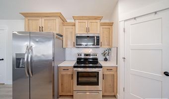 576 Hollow Dr, Ammon, ID 83401