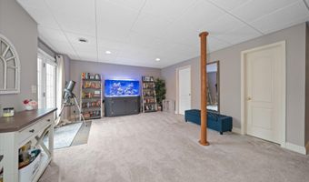 33 WATERTON Dr, Bear, DE 19701