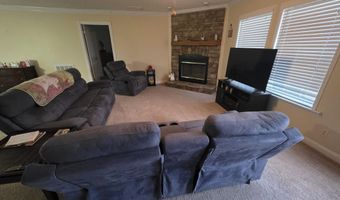 394 Bullard Pit Cir, Autryville, NC 28318