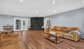 2843 S Briarwood Dr E, Arlington Heights, IL 60005
