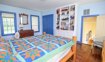 23613 FRONT St, Accomac, VA 23301