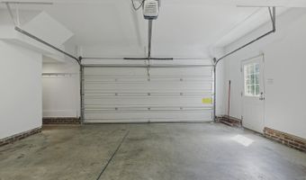 1748 Town Home Dr, Apex, NC 27502