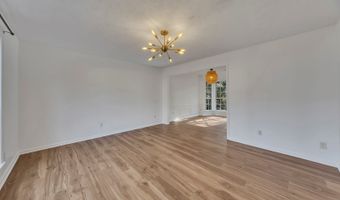 4935 Tanners Spring Dr, Alpharetta, GA 30022