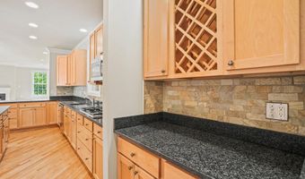 5604 HOOVER St, Bethesda, MD 20817