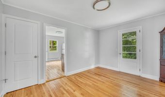 27 Skyline Dr, Brookfield, CT 06804