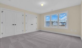 2 Potters Ct, Bayville, NJ 08721