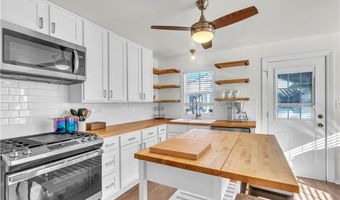 303 SE Henry St, Bentonville, AR 72712