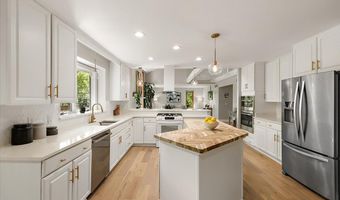 3427 E Dobson Pl, Ann Arbor, MI 48105