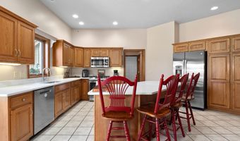 1908 Bent Tree Ct, Auburn, IN 46706