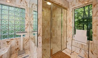 25 Surrey Dr, Cheshire, CT 06410
