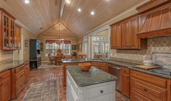 400 Crouch Rd, Benton, LA 71006