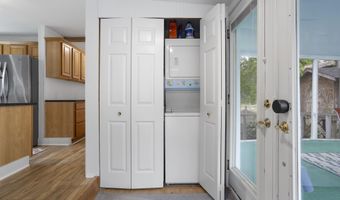 10091 River Dr, Bay St. Louis, MS 39520