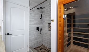 925 Pilialo St (Upstairs), Honolulu, HI 96816