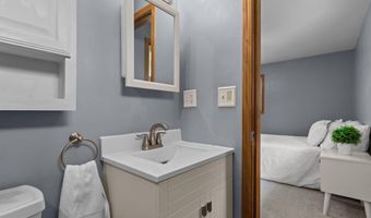 1330 N BRIARCLIFF Dr, Appleton, WI 54915