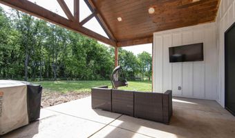21696 Lawrence 1230, Aurora, MO 65605