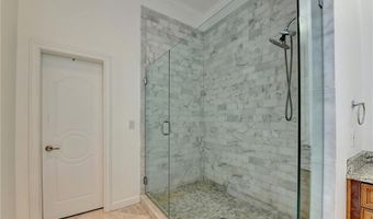 337 Lakeshore Dr, Berkeley Lake, GA 30096