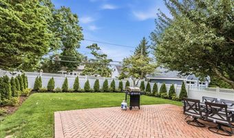 16 Netz Pl, Albertson, NY 11507