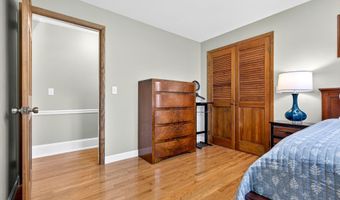 9 MEADOWBROOK Ln, Appleton, WI 54914