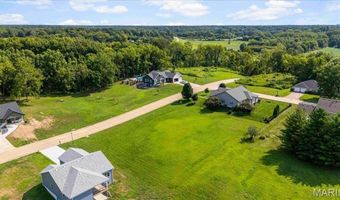 118 Woodland Hills Dr, Alton, IL 62002