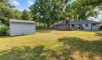 1304 S Adams Ave, Aurora, MO 65605
