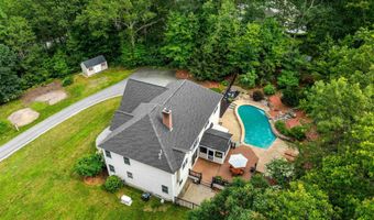 60 Camelot Dr, Bedford, NH 03110