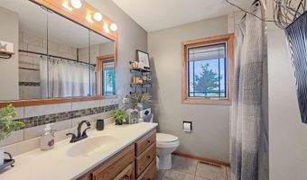 17431 300Th St, Aplington, IA 50604