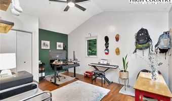 424 Clubhouse Dr, Banner Elk, NC 28604