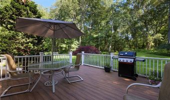 11 Prides Crossing Ln, North Kingstown, RI 02874