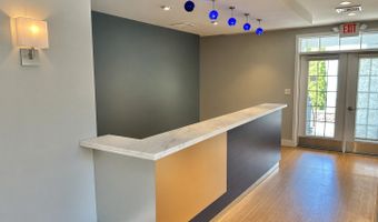 33 Dale Rd, Avon, CT 06001