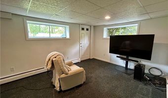 19 Terrace Dr, East Greenwich, RI 02818