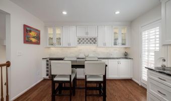 5209 DUNSTABLE Ln, Alexandria, VA 22315